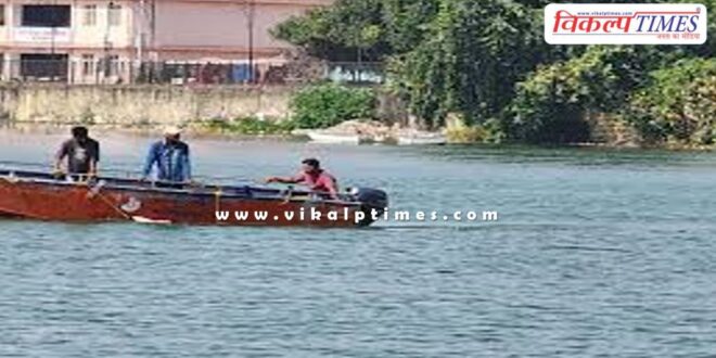 Young man jumped into the pond in kota