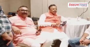 Maharashtra Assembly Elections BJP leader Vinod Tawde distributing money