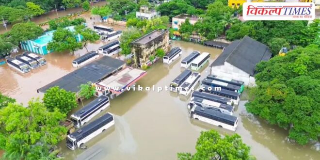 Cyclonic storm Fengal slows down as it moves towards northern Tamil Nadu