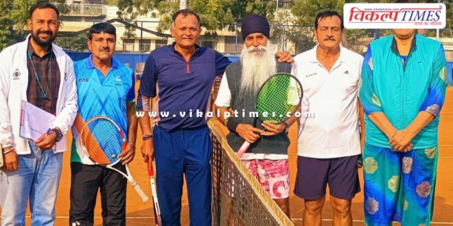 IAS Naveen Mahajan and Jagdish Tanwar won gold medal in Lawn Tennis Competition