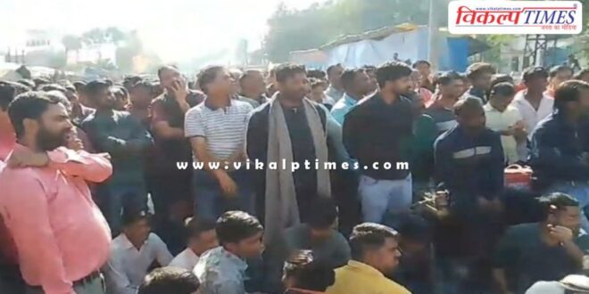People Angry Temple Uniara tonk police 08 Dec 24