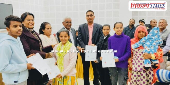 Handed over Indian citizenship to 45 migrants in jodhpur
