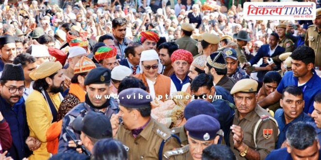 PM Modi's chadar offered in Ajmer Dargah Sharif