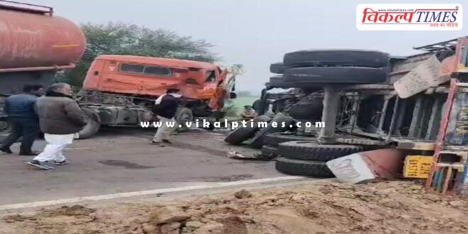 Two trucks collided in kota baran highway