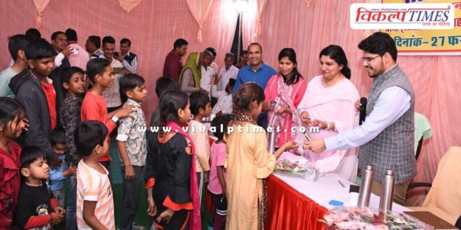 Collector Shubham Chaudhary listened to the problems of people in Ratri Chaupal Sawai madhopur
