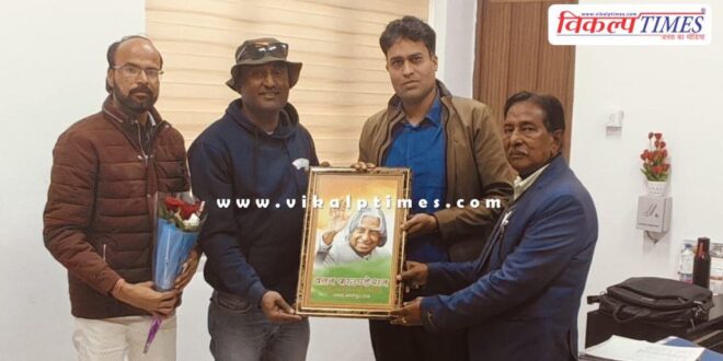 Senior Divisional Commercial Manager Kota Railway Division welcomed Saurabh Jain