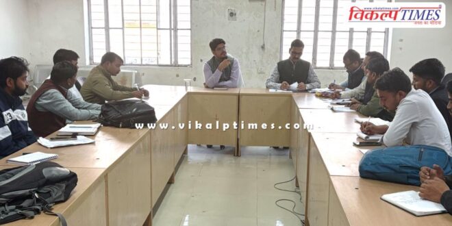 Zila Parishd CEO IAS Gaurav Budania reviewed schemes in Sawai Madhopur