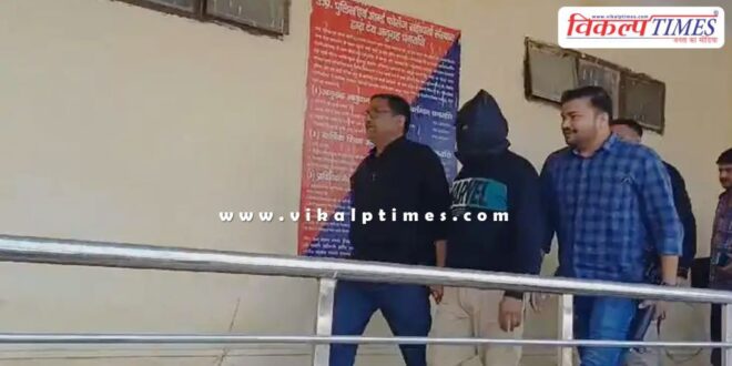 Hathras professor Police News Uttar Pradesh 21 March 25