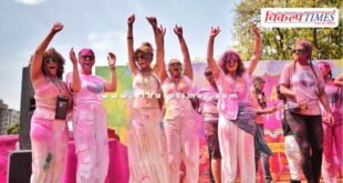 Thousands of foreign tourists played Holi with great enthusiasm in jaipur