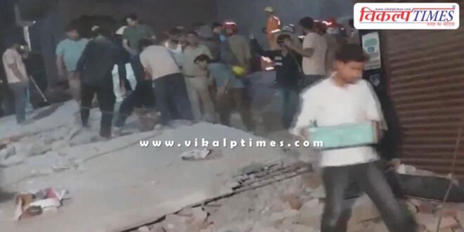 building collapse in mustafabad Delhi