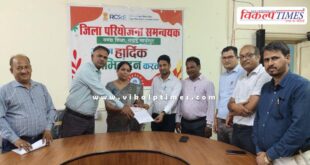 A check of 81 thousand was handed over for school development in sawai madhopur