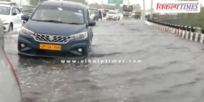 Heavy rain in Delhi More than 100 flights disrupted at the airport