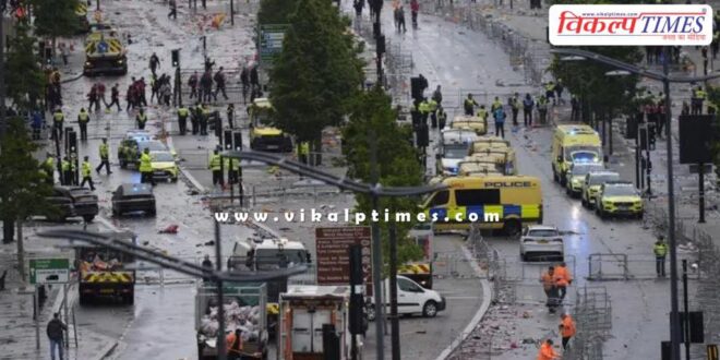 Major accident in Liverpool, England, car went out of control during football victory parade