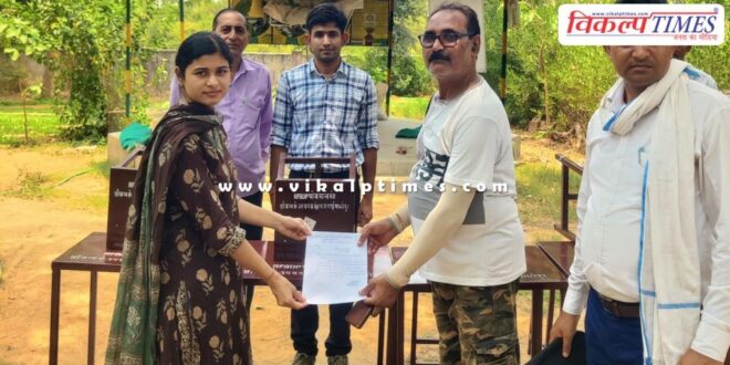 Students got furniture with the help of Forest Department in sawai madhopur