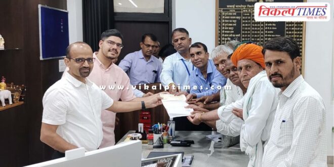 A cheque of Rs 6 lakh was handed over to the Collector Sawai Madhopur