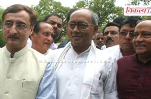 Former Chief Minister Digvijaya Singh's brother expelled from Congress for six years