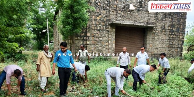 Message of water conservation given by worshipping water, doing shramdaan and repair work in sawai madhopur