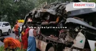 Bus and truck collided in deoghr jharkhand
