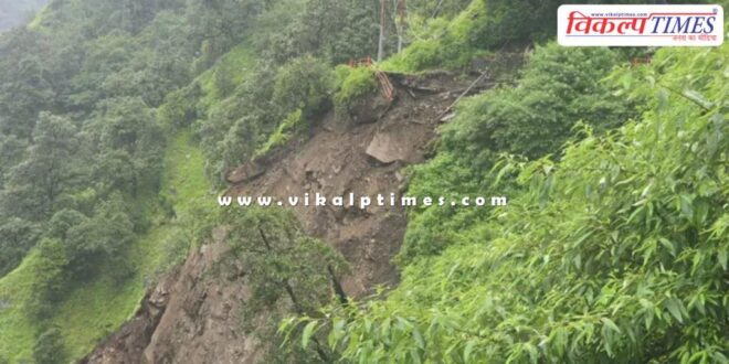 Kedarnath Yatra route broken due to heavy rain, Yatra stopped for two to three days