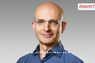 Who is Sabih Khan of Indian origin, who became the COO of Apple