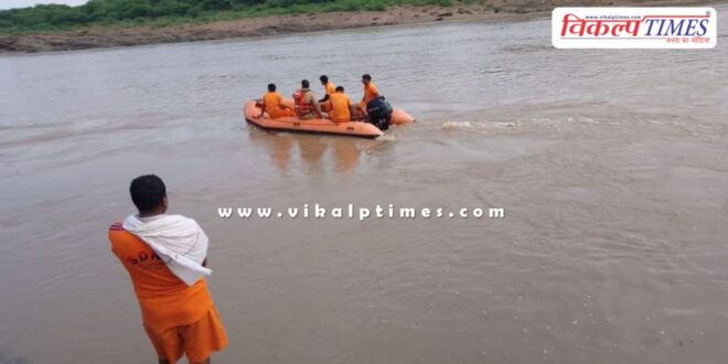 youths Chambal river rescue operation kota news 16 July 25