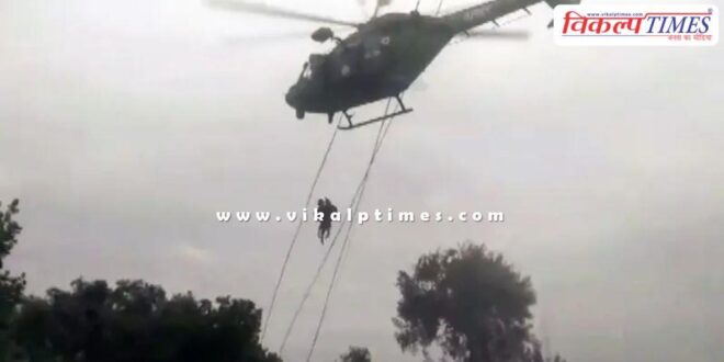 22 soldiers and three civilians trapped in the flood were rescued in jammu kashmir