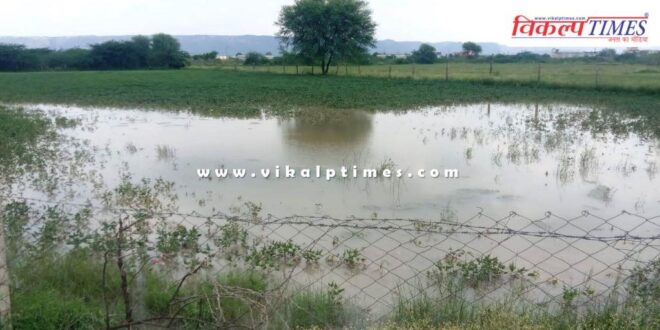 Fields were filled with water, villagers demanded that the water be drained to the canal in sawai madhopur