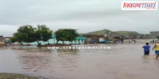 Once again there is a round of stormy rain in Sawai Madhopur area