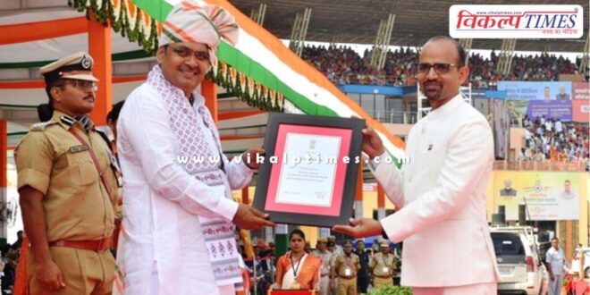 Sawai Madhopur Collector Kana Ram was honoured with state level honour