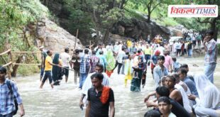 Shri Trinetra Ganesh Lakkhi Mela 2025, devotees gathered in the confluence of drizzling rain in sawai madhopur