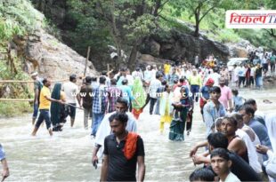 Shri Trinetra Ganesh Lakkhi Mela 2025, devotees gathered in the confluence of drizzling rain in sawai madhopur