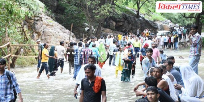 Shri Trinetra Ganesh Lakkhi Mela 2025, devotees gathered in the confluence of drizzling rain in sawai madhopur