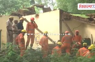 The roof of a room collapsed in a dargah near Humayun's tomb in delhi