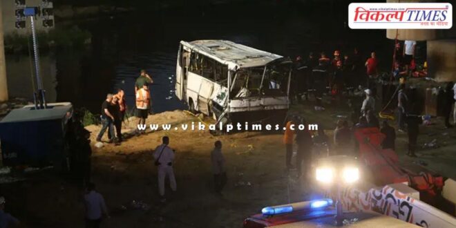 bus fell into the river in Algeria