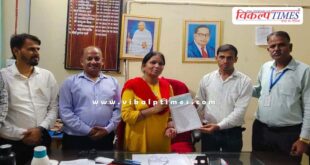 A cheque of 40 thousand was handed over for the development of School in sawai madhopur