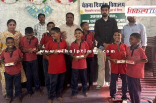 Brahmin Samvad coordinator Manoj Parashar celebrated his birthday as a service work
