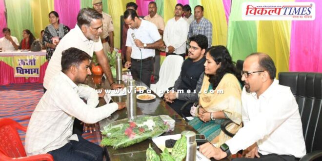 Divisional Commissioner Dr. teen soni organised night Chaupal in Karmoda Sawai Madhopur