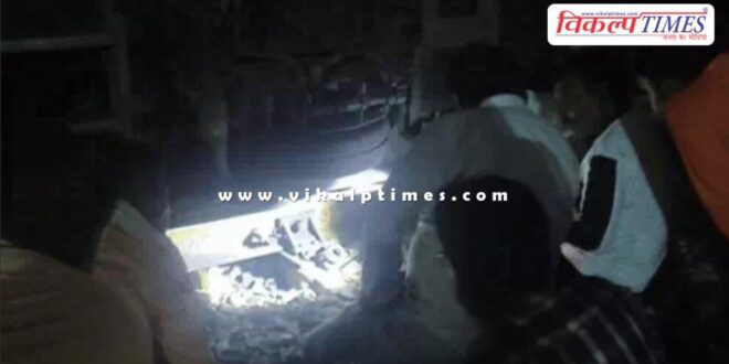 MEMU trains engine derailed in sawai madhopur railway station