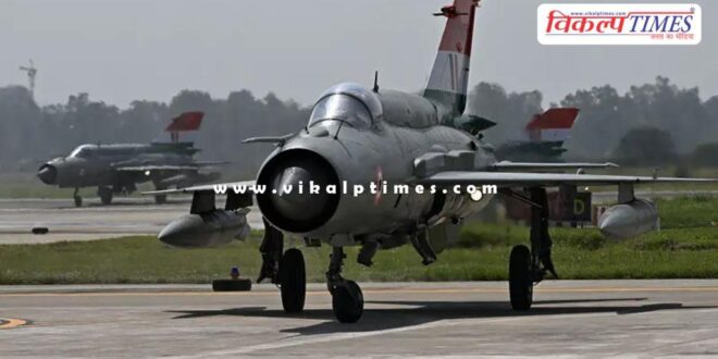 Russian-made MiG-21 fighter jet bids final farewell to Indian Air Force