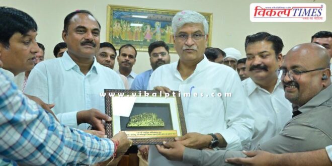 Union Minister Gajendra Singh Shekhawat released the souvenir of IFWJ in jodhpur