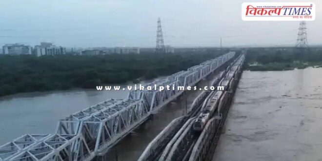 Yamuna water level in Delhi reached 206.83 meter