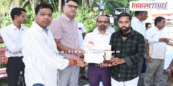 An interfaith prayer meeting was held at Gulab Bagh on Gandhi Jayanti in sawai madhopur