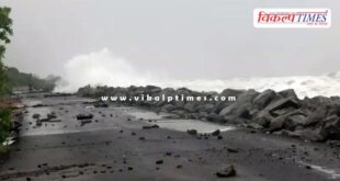 Cyclone Motha hits Andhra Pradesh coast