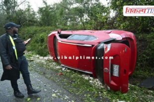 Hurricane Melissa causes power outages and phone service in much of Jamaica