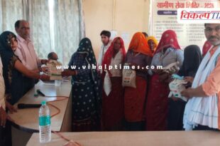 Women farmers' faces brightened after receiving mustard mini kits in sawai madhopur