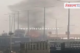 A moving truck caught fire in jaipur