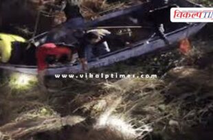 A tractor-trolley loaded with straw overturned in kota