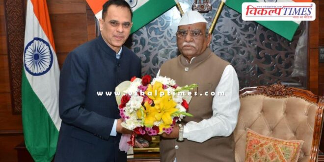 Chief Secretary V. Srinivas paid a courtesy call on Governor Haribhau Bagde in jaipur