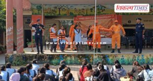 NDRF teaches disaster management techniques in school safety program