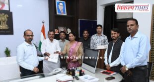 Shivad villagers handed over a cheque of Rs 1.30 lakh for school development